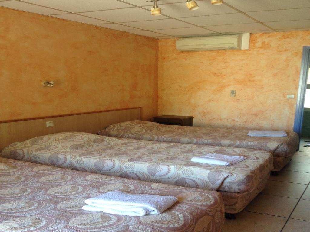 Hostellerie Du Loup Вільнев-Лубе Номер фото