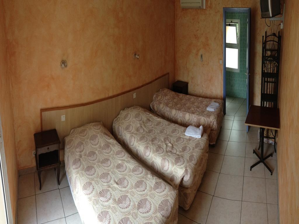 Hostellerie Du Loup Вільнев-Лубе Номер фото